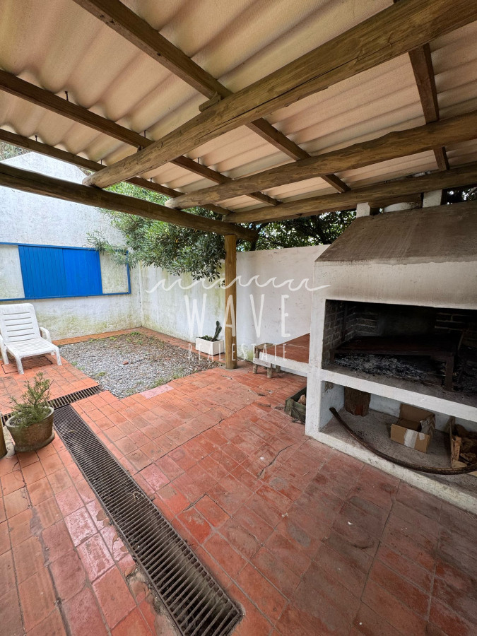 Casa ID.4822 - Venta de casa sobre Ruta 10, La Barra, con 3 dormitorios y 1000 metros de terreno