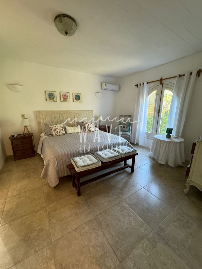 Casa ID.4582 - La Barra, zona Palmas de La Barra, muy cerca del centro comercial, 2 dormitorios, parrillero.