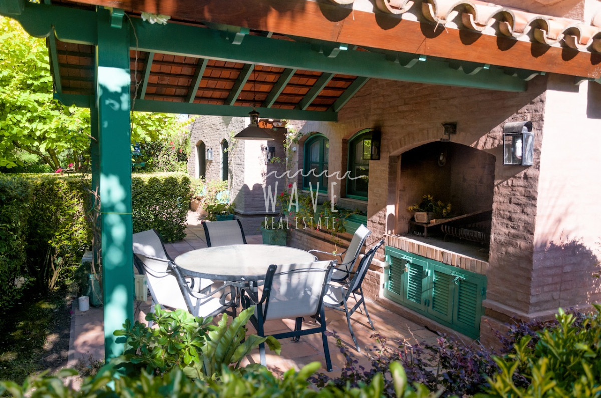 Casa ID.1217 - Alquiler Temporal de Casa de 4 dormitorios, en Montoya, La Barra, Punta del Este.