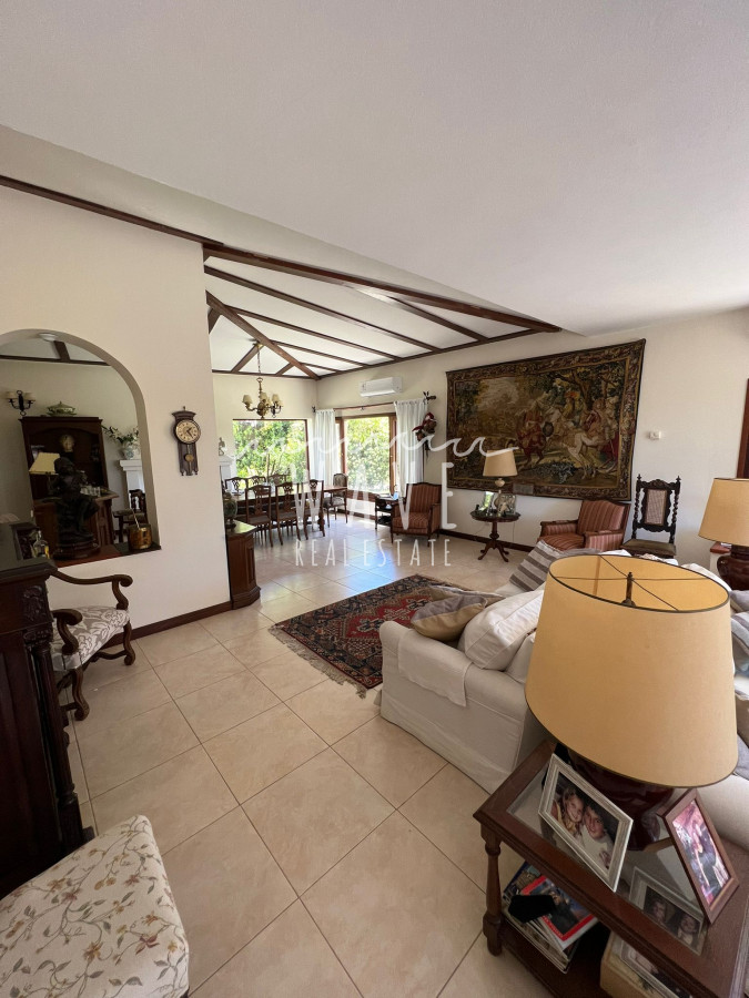 Casa ID.3945 - Oportunidad Venta - San Rafael , 1318 m2 de parque, 300 m2 edificados. 