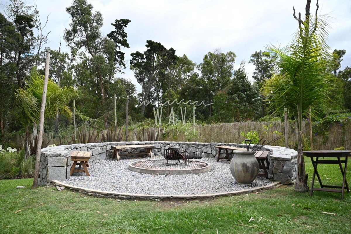 Casa ID.4664 - La Barra, a 5 minutos de todo, en entorno de chacras, 4 dormitorios, piscina, gran jardín.