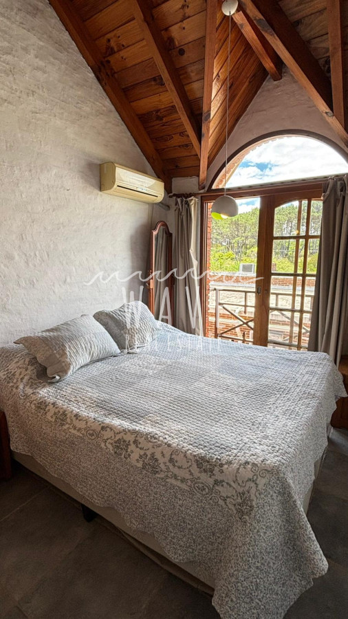 Casa ID.4714 - Casa en alquiler temporal en Manantiales, 4 dormitorios.