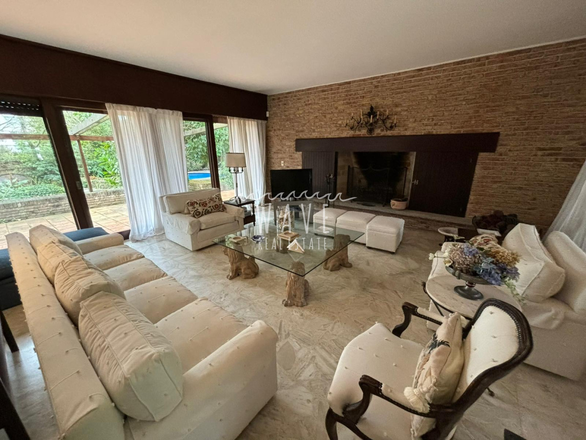 Casa ID.4421 - Venta espectacular Casa de 4 dormitorios en Mansa, Punta del este 