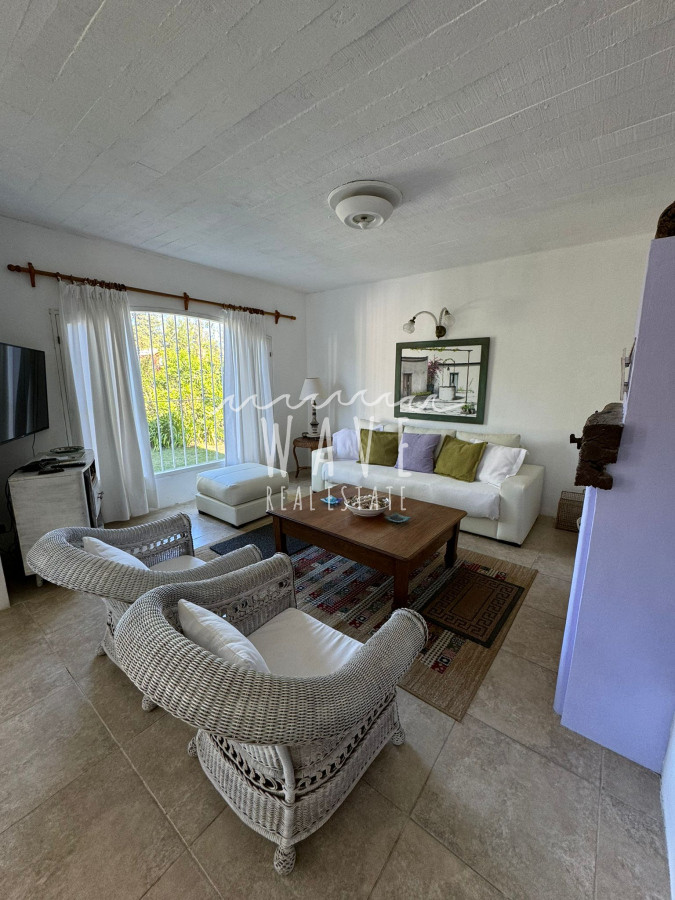 Casa ID.4582 - La Barra, zona Palmas de La Barra, muy cerca del centro comercial, 2 dormitorios, parrillero.