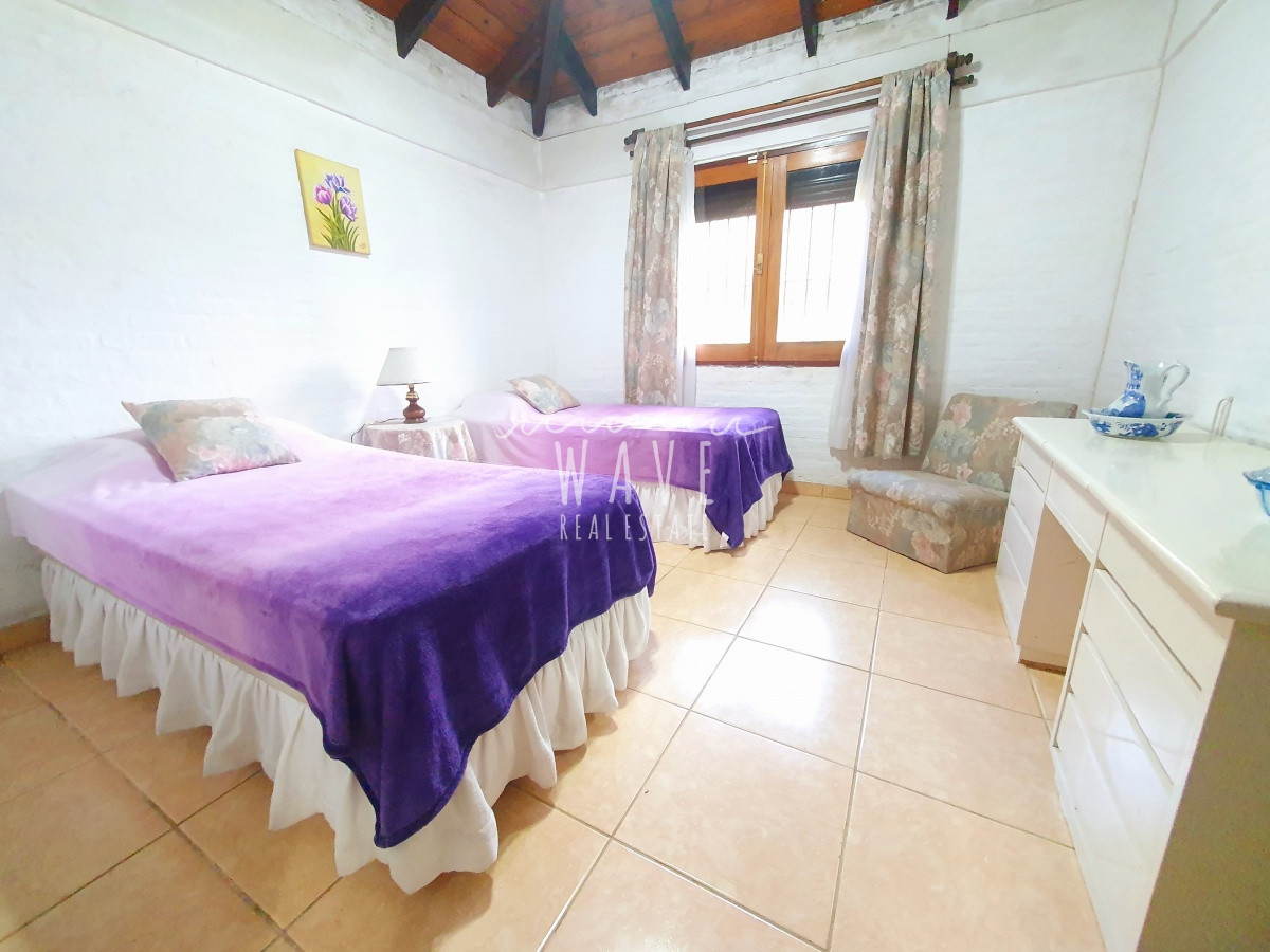 Casa ID.1222 - Venta de casa de 3 dormitorios y servicio en barrio Cantegril, Punta del Este.