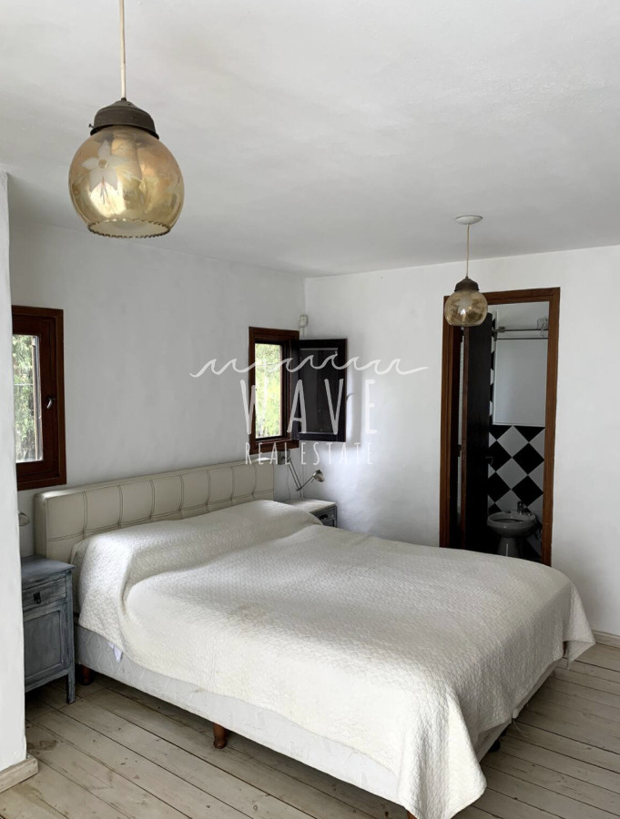 Casa ID.4716 - Venta de casa en El Tesoro,4 dormitorios y piscina.