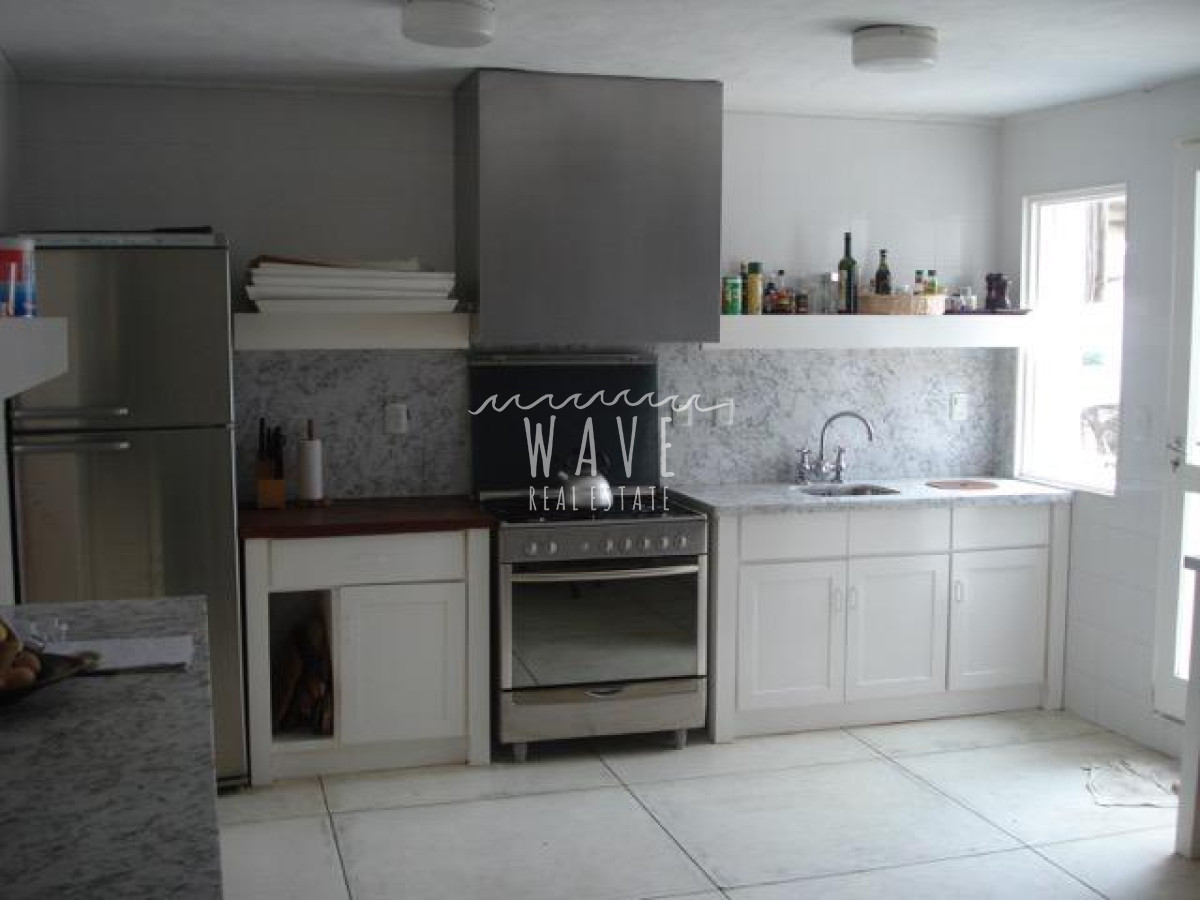 Casa ID.4875 - Alquiler de Casa con 7 dormitorios en La Barra, ubicada frente al mar