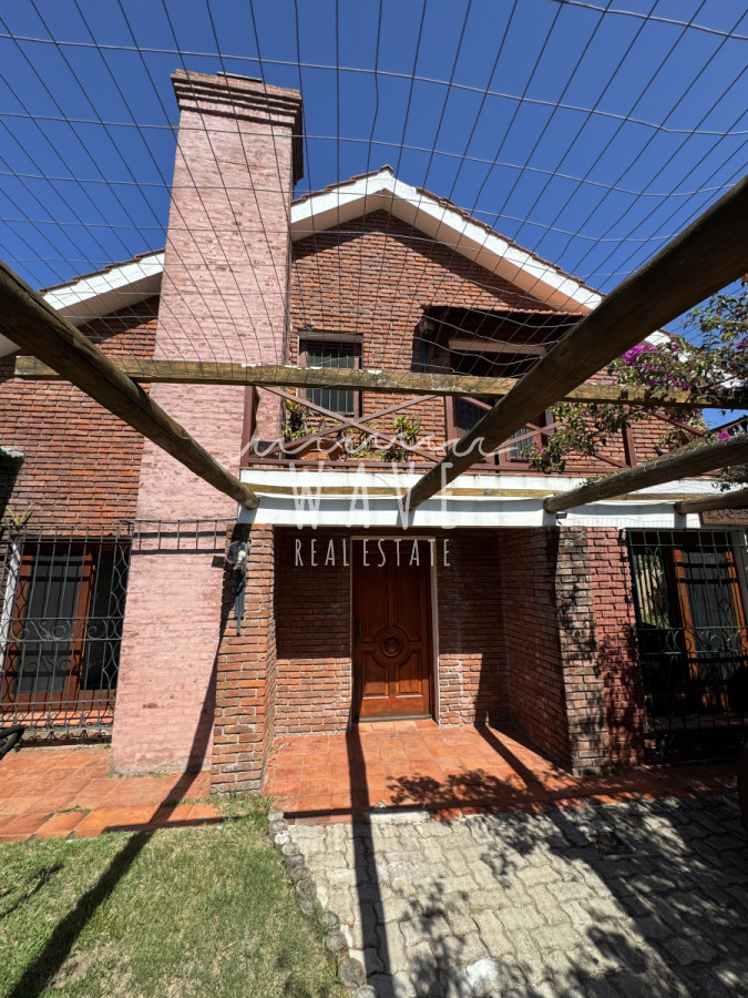 Casa ID.4809 - Maldonado, Casa en Alquiler Anual zona colegios. 2 dormitorios.