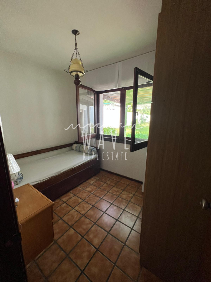 Casa ID.3683 - Manantiales, a metros de Ruta 10, zona céntrica, 3 dormitorios, piscina.