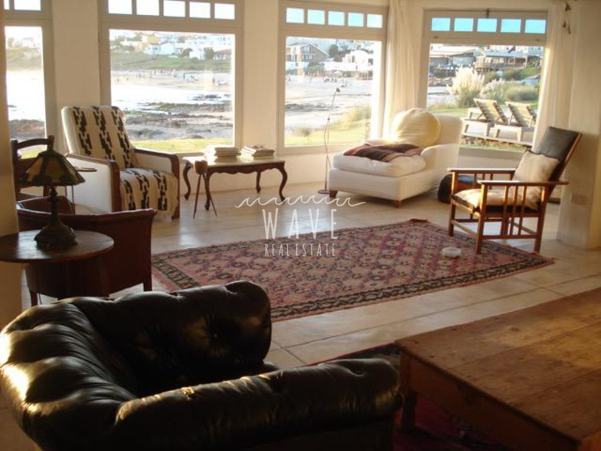 Casa ID.4875 - Alquiler de Casa con 7 dormitorios en La Barra, ubicada frente al mar