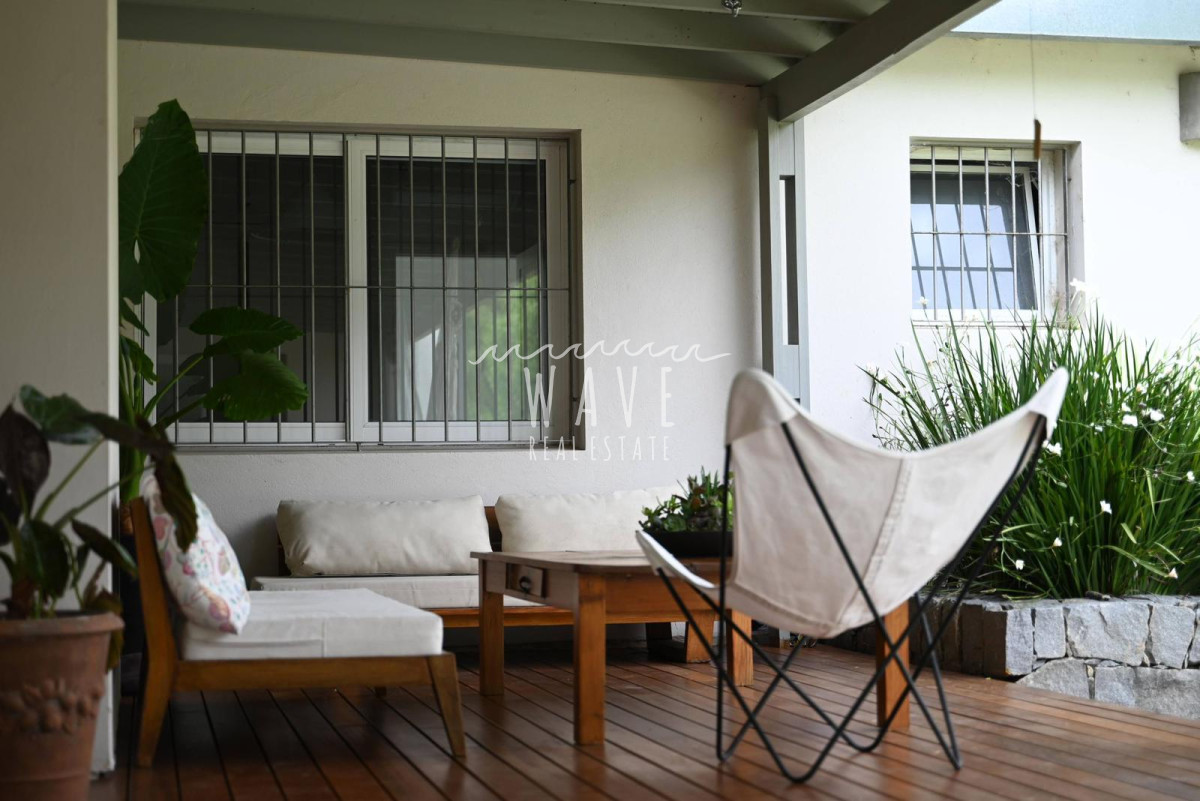 Casa ID.4664 - La Barra, a 5 minutos de todo, en entorno de chacras, 4 dormitorios, piscina, gran jardín.