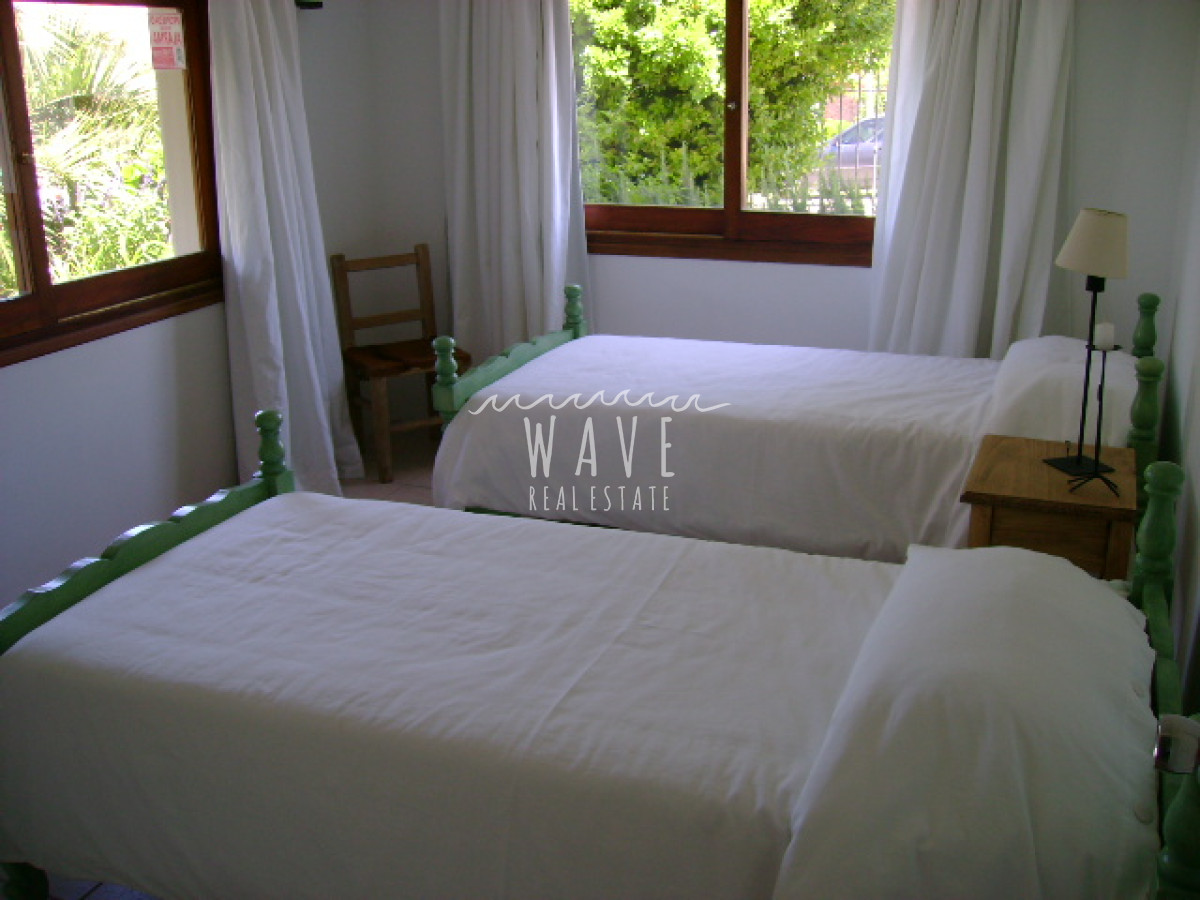 Casa ID.749 - CAPACIDAD Y PRIVACIDAD EN EL CORAZÓN DE LA BARRA