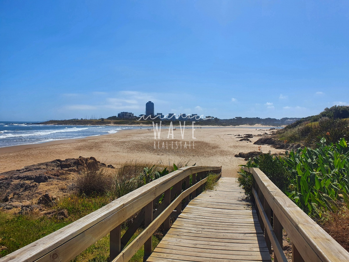 Casa ID.1391 - VENTA Y ALQUILER DE CASA DE 3 DORMITORIOS, 2 SUITES Y 3 BAÑOS EN LA BARRA