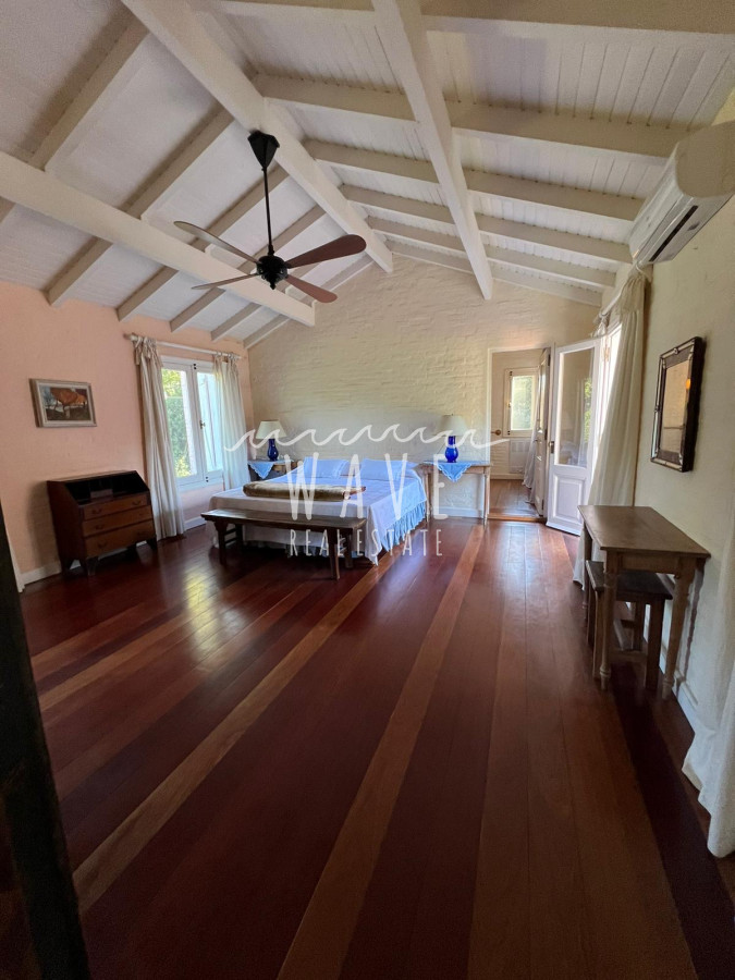 Casa ID.4376 - Alquiler de Verano, Casa con 5 dormitorios en Rincón del indio con piscina 4 mil mts de jardín 