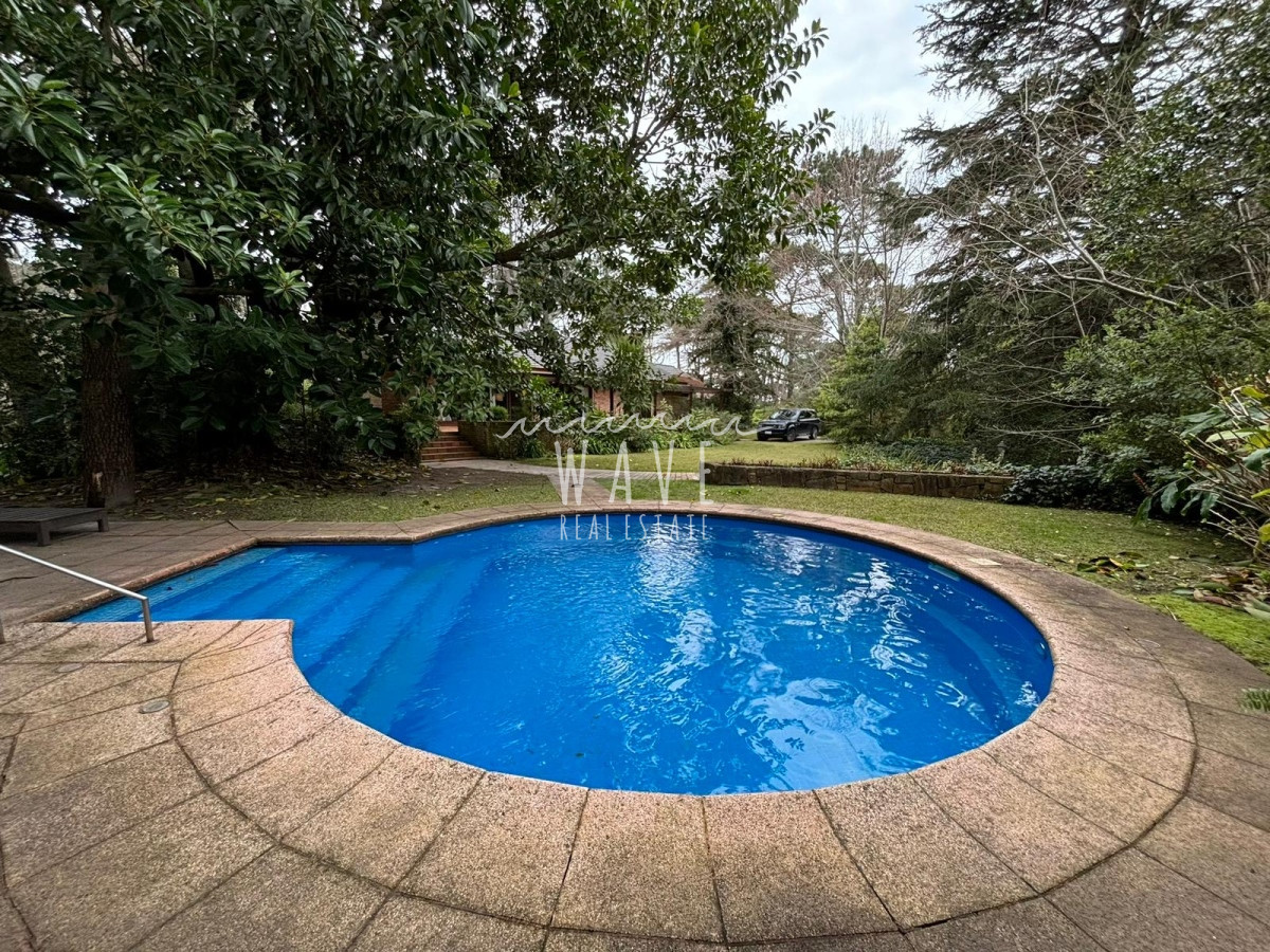 Casa ID.4421 - Venta espectacular Casa de 4 dormitorios en Mansa, Punta del este 