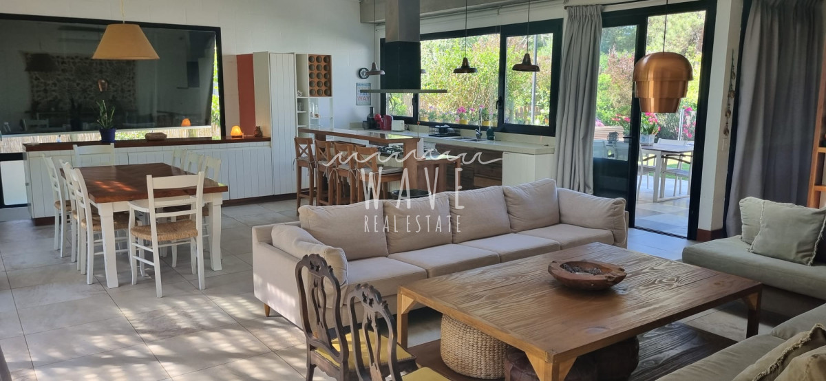 Casa ID.4320 - San Rafael, 3 dormitorios, dep. servicio, piscina cercada, gge.