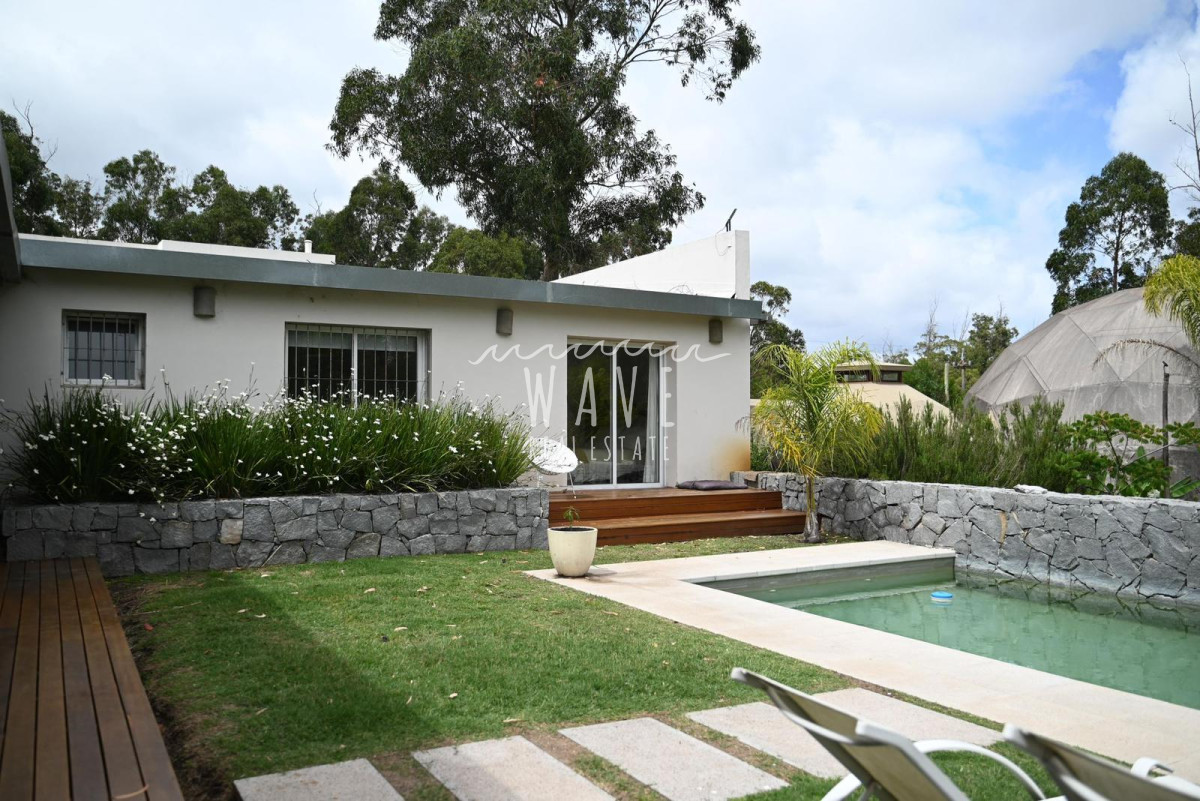 Casa ID.4664 - La Barra, a 5 minutos de todo, en entorno de chacras, 4 dormitorios, piscina, gran jardín.