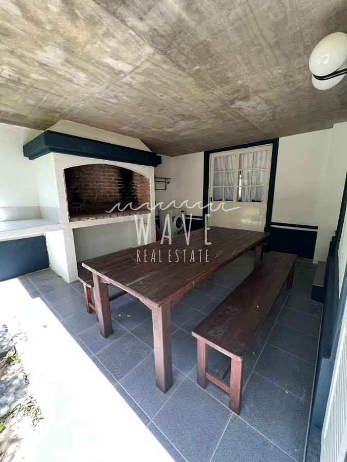 Casa ID.892 - Casa en Alquiler temporal , con 2 dormitorios en La Barra , además jardín y parrillero 