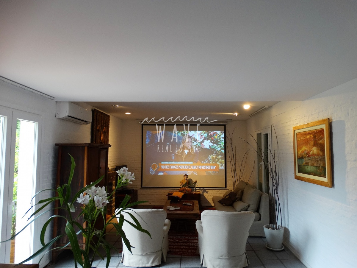 Casa ID.885 - VENTA DE CASA DE 4 DORMITORIOS CON PISCINA EN LA BARRA, PUNTA DEL ESTE.