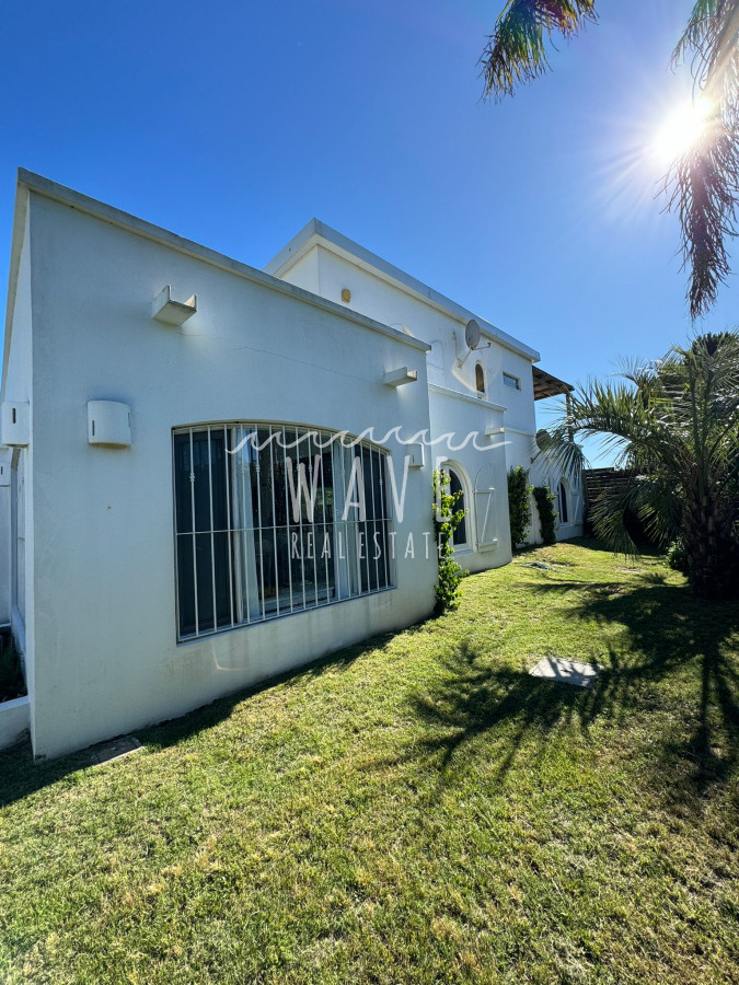 Casa ID.4582 - La Barra, zona Palmas de La Barra, muy cerca del centro comercial, 2 dormitorios, parrillero.