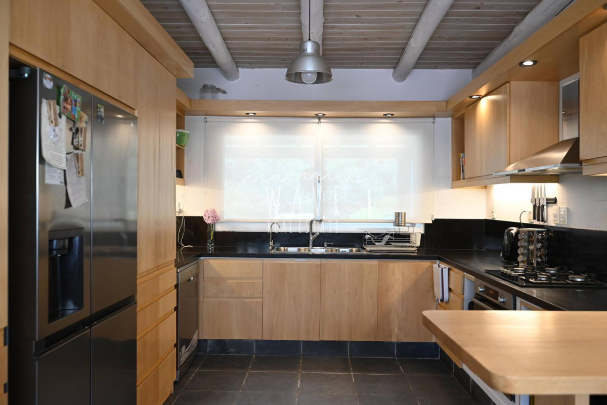 Casa ID.4664 - La Barra, a 5 minutos de todo, en entorno de chacras, 4 dormitorios, piscina, gran jardín.