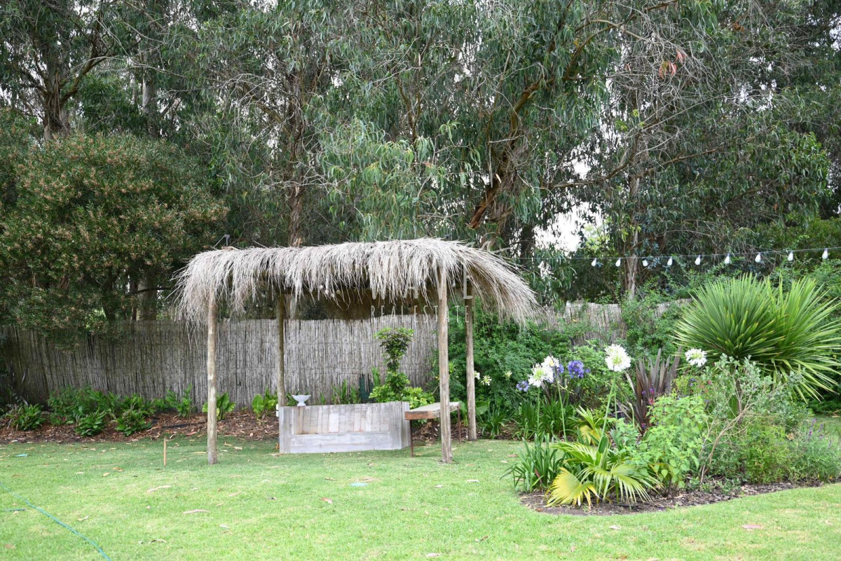 Casa ID.4664 - La Barra, a 5 minutos de todo, en entorno de chacras, 4 dormitorios, piscina, gran jardín.