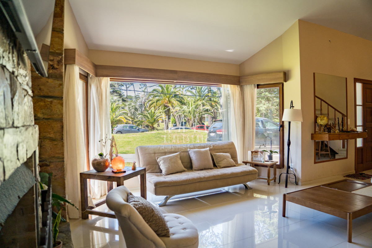 Casa ID.5035 - Alquiler temporal Casa San Rafael Punta del Este, 8 suites, 200 mts del mar! 