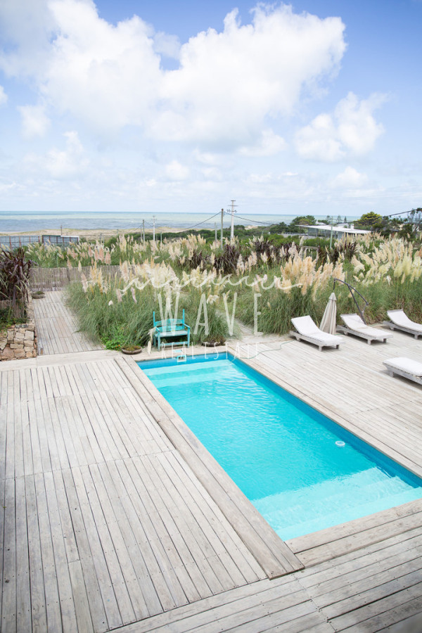 Casa ID.5179 - Venta de casa de 5 dormitorios en Punta Piedras, Manantiales