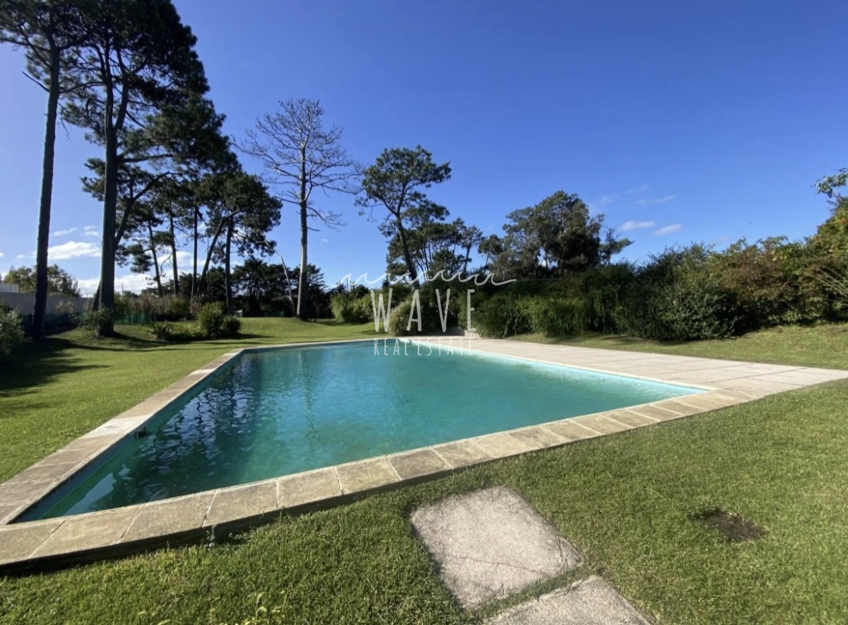 Casa ID.3955 - Alquiler y venta Casa Barrio Privado, Punta del Este 