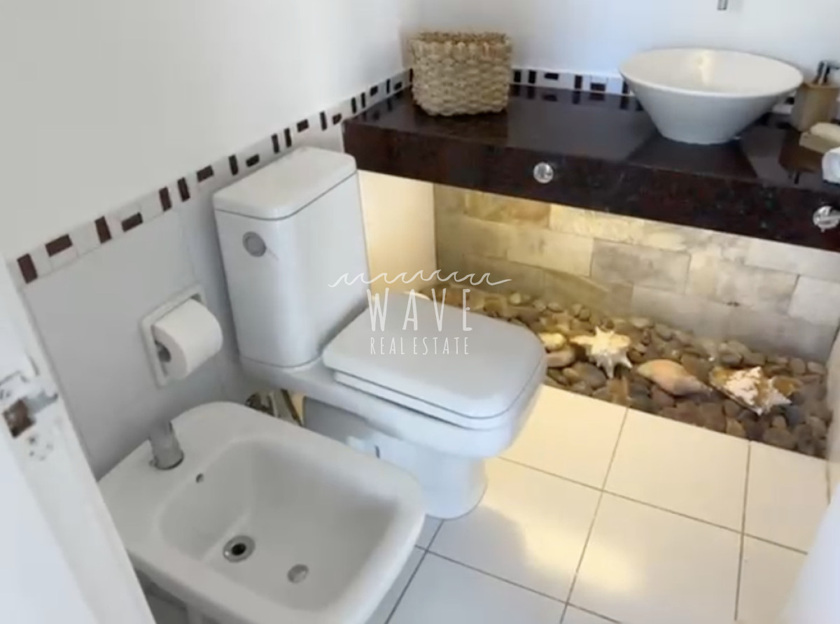 Casa ID.4975 - Venta de casa , con 4 dormitorios  en La Barra