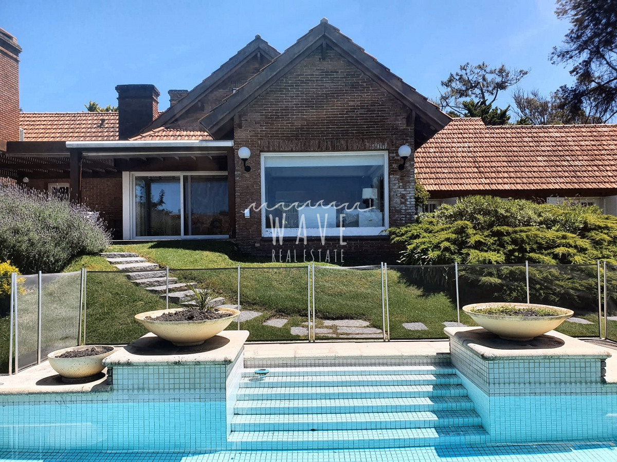 Casa ID.1393 - Venta de Casa de 6 dormitorios en San Rafael, Punta del Este.