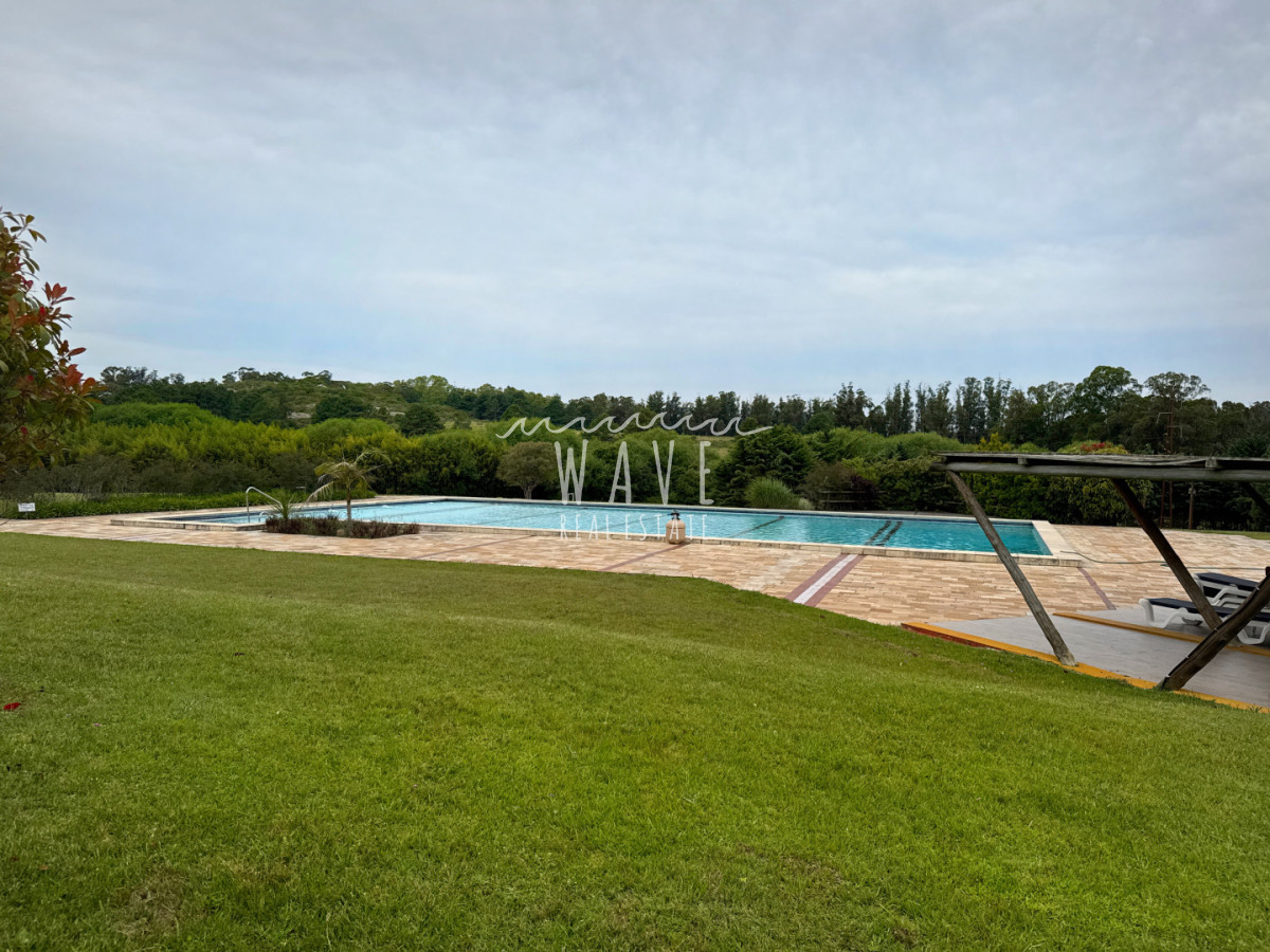 Casa ID.5037 - Venta, Casa de 3 dormitorios en Camino Lussich, Maldonado