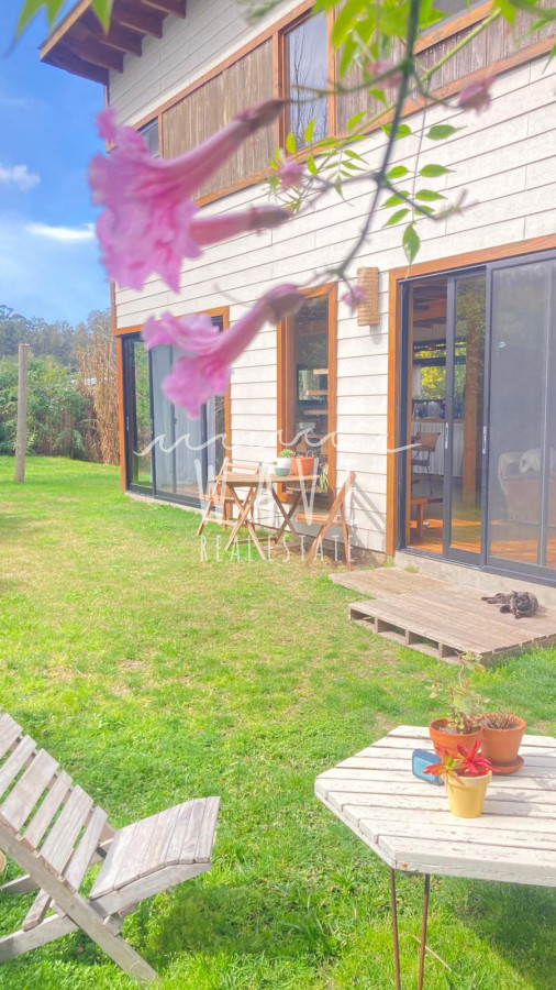 Casa ID.1633 - Alquiler de Verano, Casa de 2 dormitorios en Balneario Buenos Aires, 90 m2