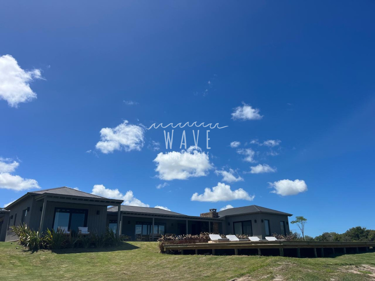 Casa ID.5412 - Venta Alquiler Casa 4 dormitorios y servicio Puerto Quetzal La barra