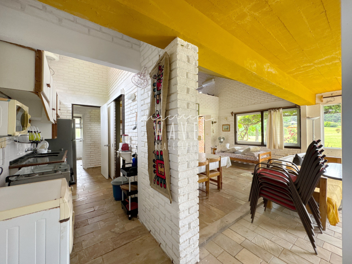 Casa ID.5037 - Venta, Casa de 3 dormitorios en Camino Lussich, Maldonado