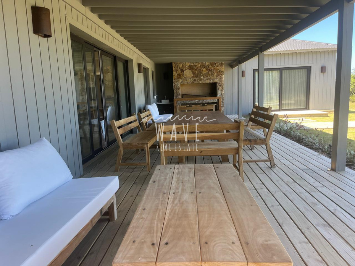 Casa ID.5412 - Venta Alquiler Casa 4 dormitorios y servicio Puerto Quetzal La barra