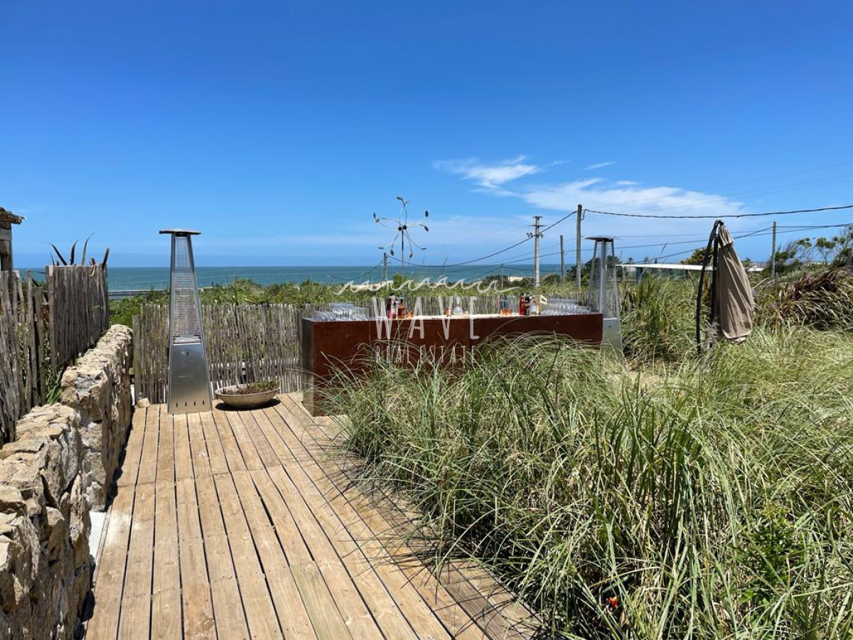 Casa ID.5179 - Venta de casa de 5 dormitorios en Punta Piedras, Manantiales