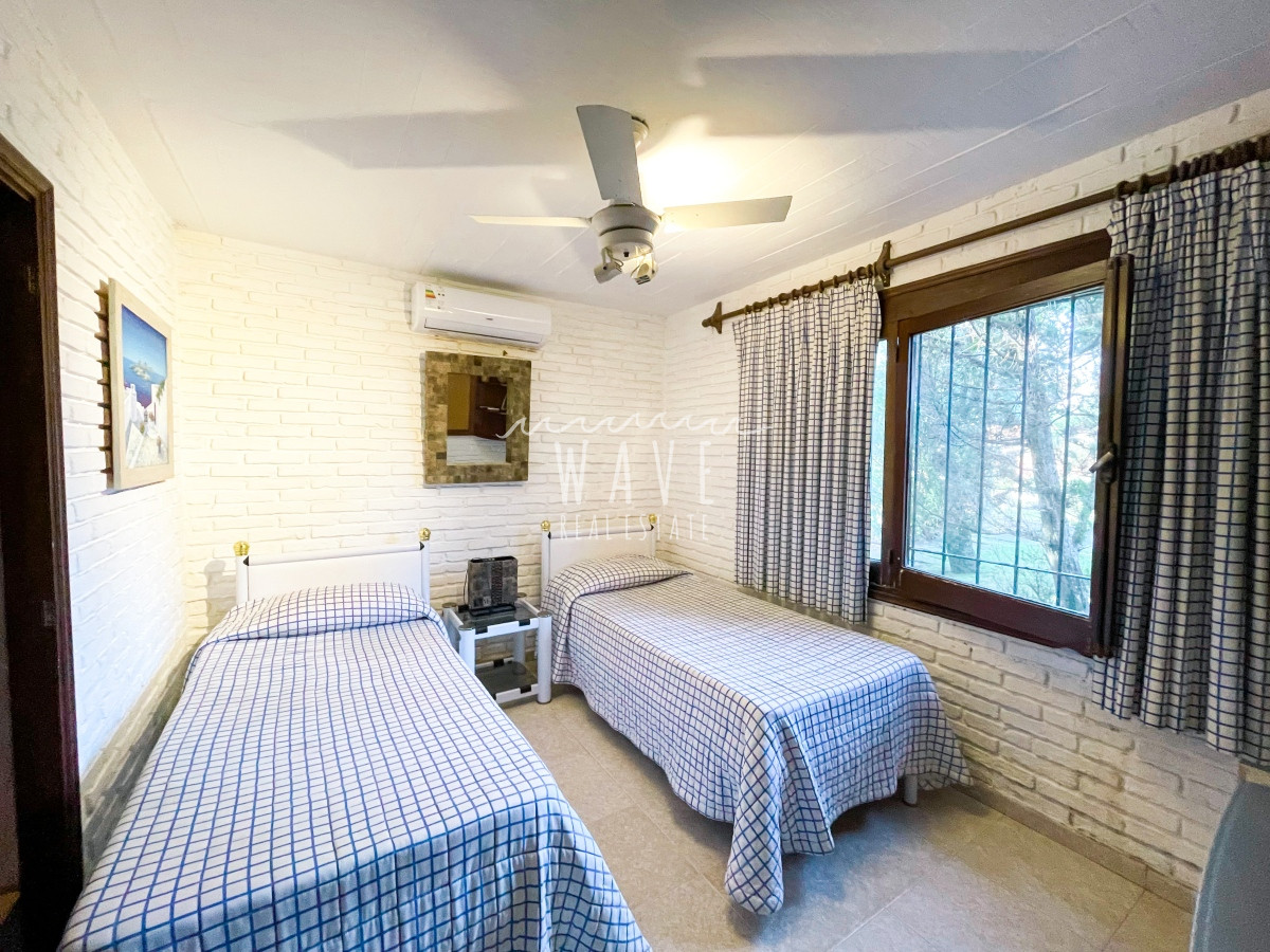 Casa ID.4349 - Alquiler y venta hermosa casa en playa mansa 
