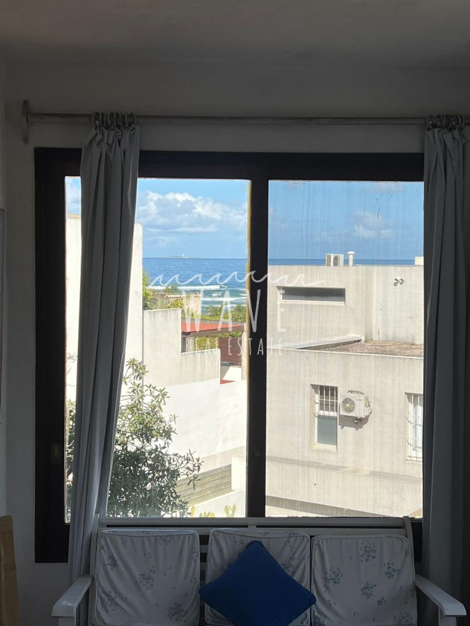 Casa ID.1127 - La Barra, 3 dormitorios, 3 baños, suite con vista al mar, céntrica. 