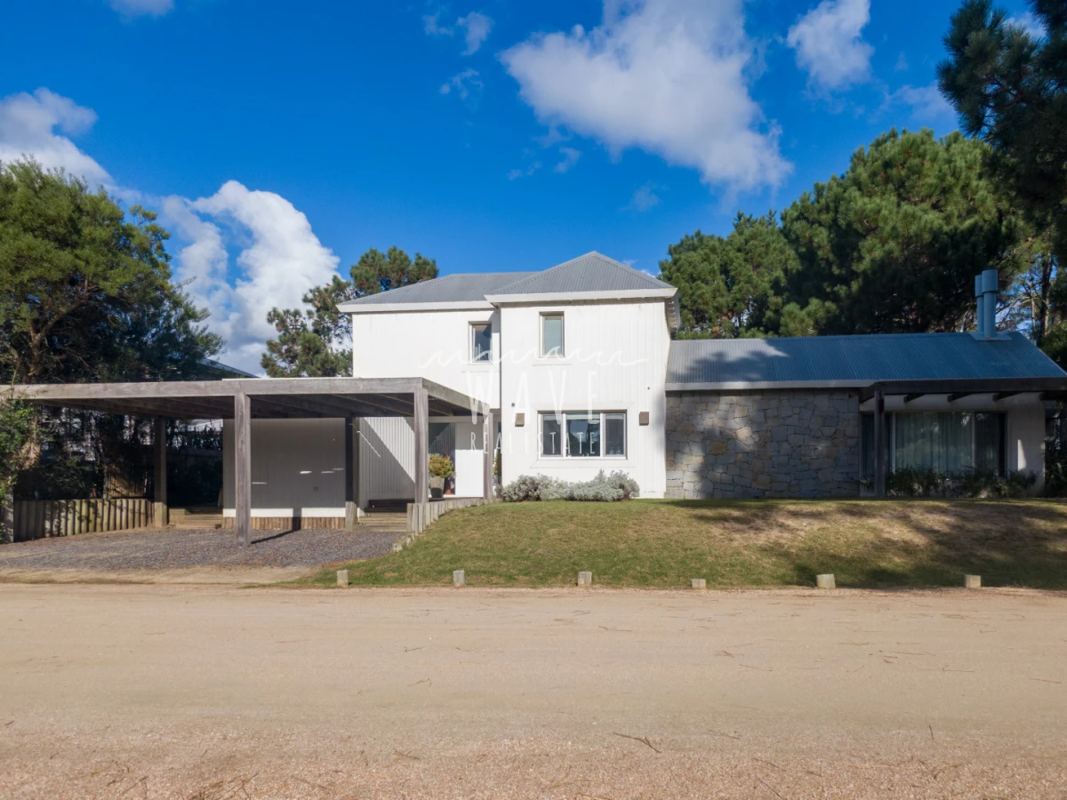 Casa ID.6135 - Venta Alquiler Casa 4 dormitorios y servicio Pinar del Faro 