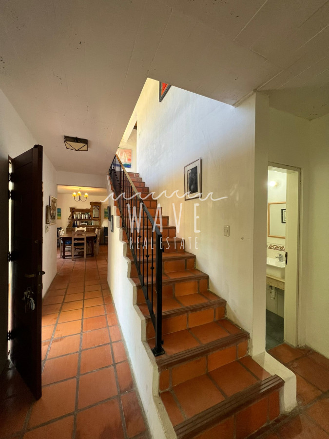 Casa ID.1640 - Montoya Alquiler Anual 4 dorm y servicio. Calefacción, vista al mar.