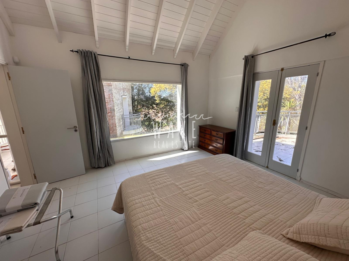 Casa ID.5036 - Alquiler de verano, Casa de 6 dormitorios en Balneario Buenos Aires, con piscina