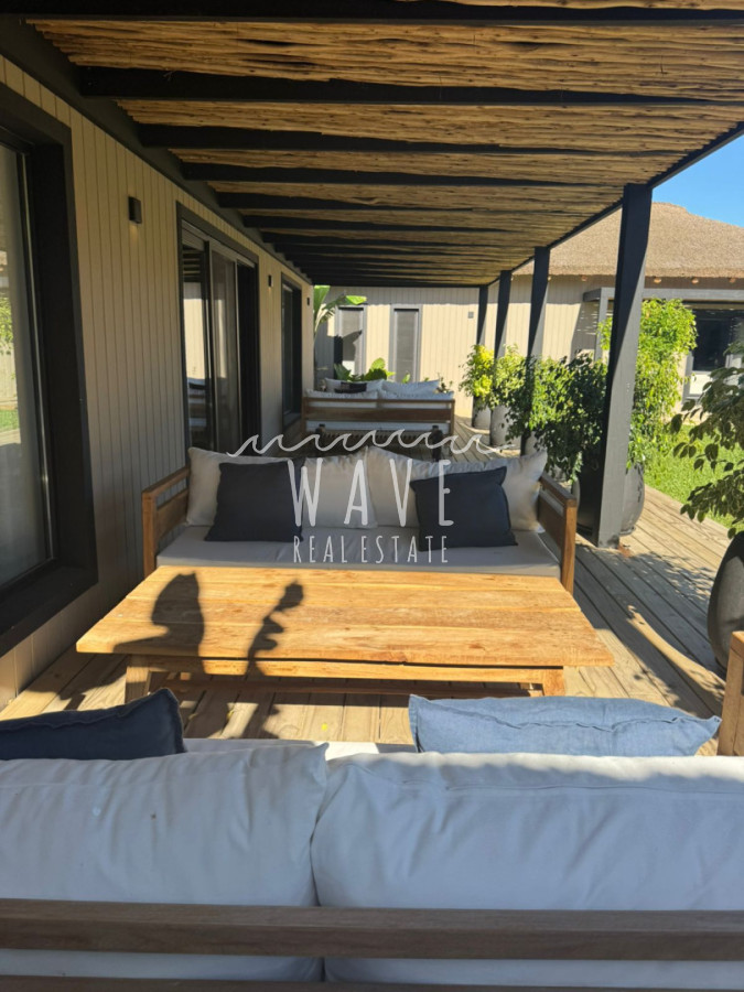 Casa ID.5430 - Venta Casa 4 Suite mas servicio Puerto Quetzal La Barra