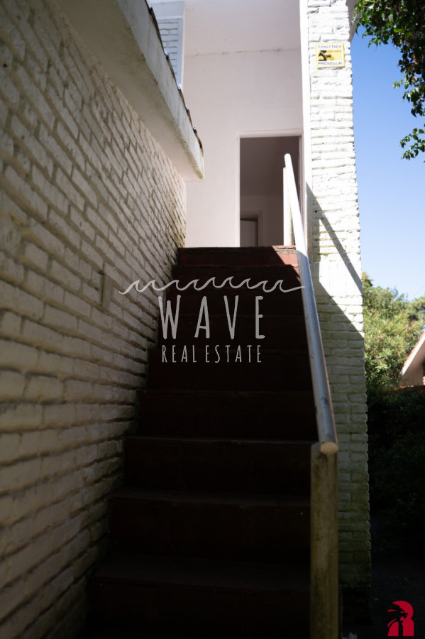 Casa ID.5308 - Venta de casa de 4 dormitorios + dep. en Cantegril, Punta del Este