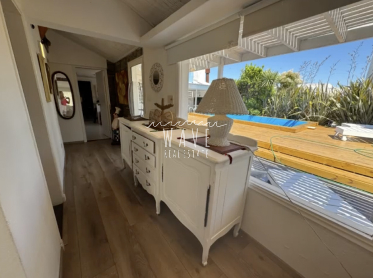 Casa ID.4975 - Venta de casa , con 4 dormitorios  en La Barra