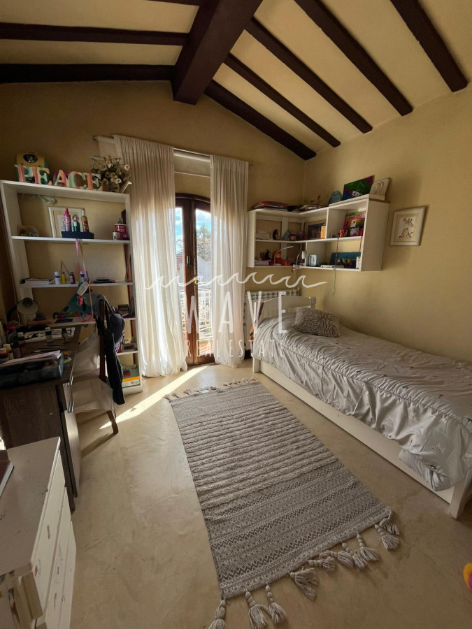 Casa ID.5152 - Alquiler Temporal Casa en Mansa, 3 dormitorios, dependencia de servicio, piscina, jardín.