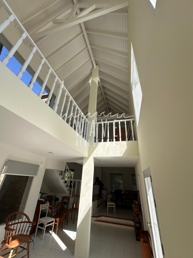 Casa ID.5036 - Alquiler de verano, Casa de 6 dormitorios en Balneario Buenos Aires, con piscina