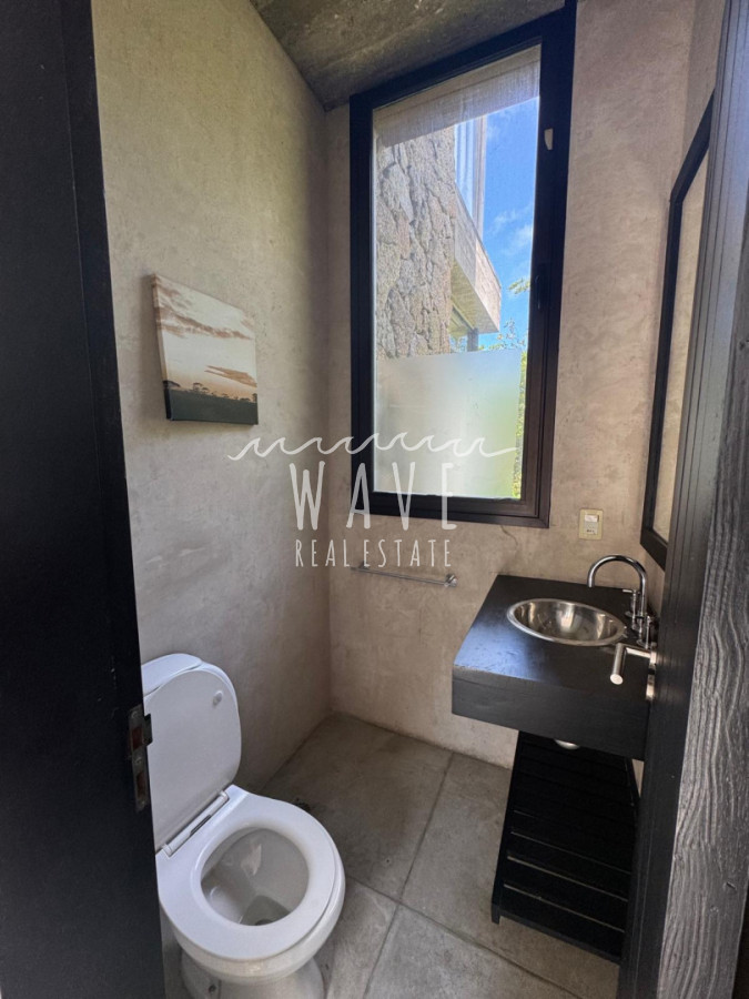 Casa ID.5443 - Venta de casa de 4 dormitorios en la venta en La Arbolada, Punta del Este