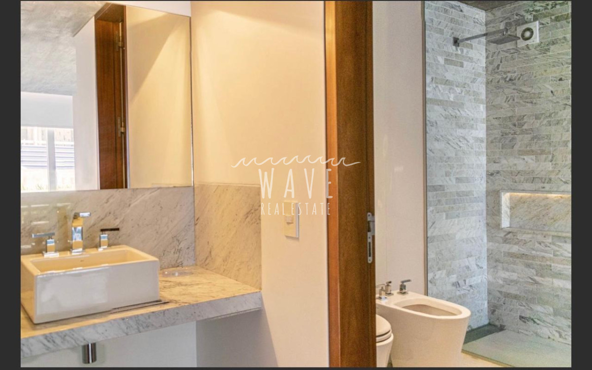 Casa ID.5358 - Hermosa casa a a la venta en el corazón de La Barra