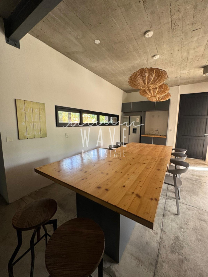 Casa ID.5443 - Venta de casa de 4 dormitorios en la venta en La Arbolada, Punta del Este